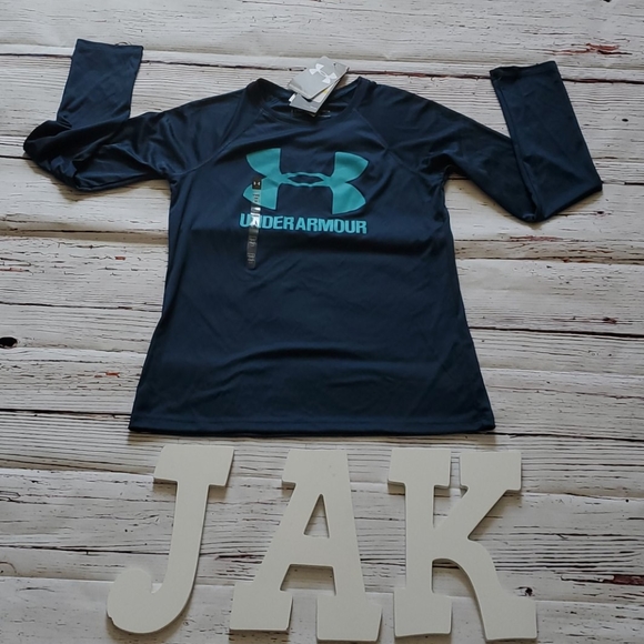 Under Armour Other - 🆕️ UNDER ARMOUR GIRLS L/S HEATGEAR SHIRT 🙎‍♀️